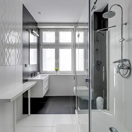 Glamour Przestronny Obok Monte Cassino By Grand דירה